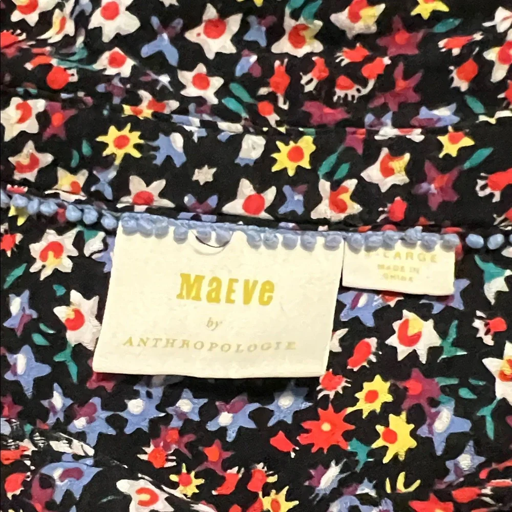 Anthopologie Black Floral V-Neck Ruffle Sleeve Blouse - Picture 4 of 4